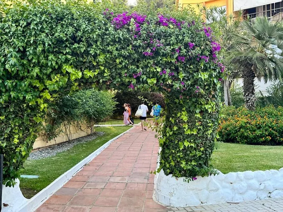 Charming Beachfront Apartment Estepona