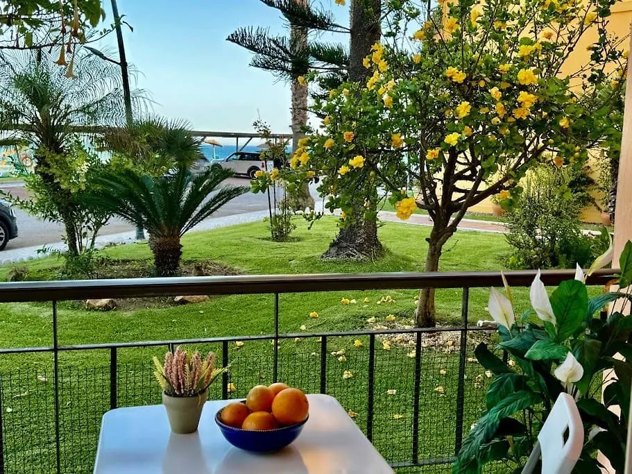 Charming Beachfront Apartment Estepona